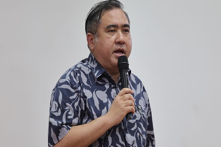 Cadangan bubar MCA, sertai DAP tidak mungkin berlaku – Loke