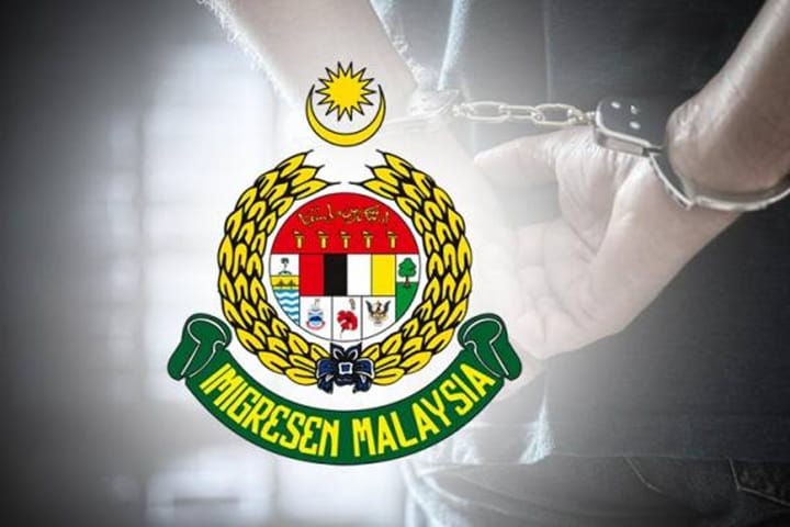 Imigresen tahan 16 individu disyaki terlibat tawar khidmat pelacuran Imigresen tahan 16 individu disyaki terlibat tawar khidmat pelacuran