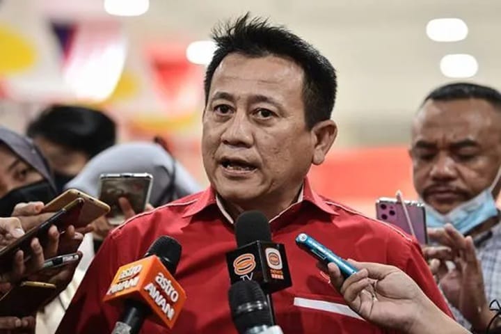 Muhyiddin kekal Presiden, keputusan PAT Bersatu lebih tinggi berbanding surat akuan bersumpah Muhyiddin kekal Presiden, keputusan PAT Bersatu lebih tinggi berbanding surat akuan bersumpah