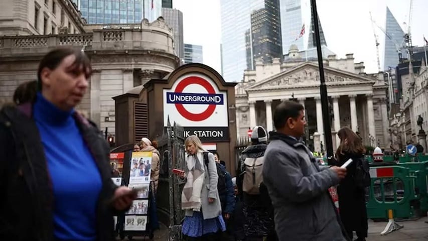 London lumpuh akibat mogok, hampir semua laluan Tube ditutup London lumpuh akibat mogok, hampir semua laluan Tube ditutup