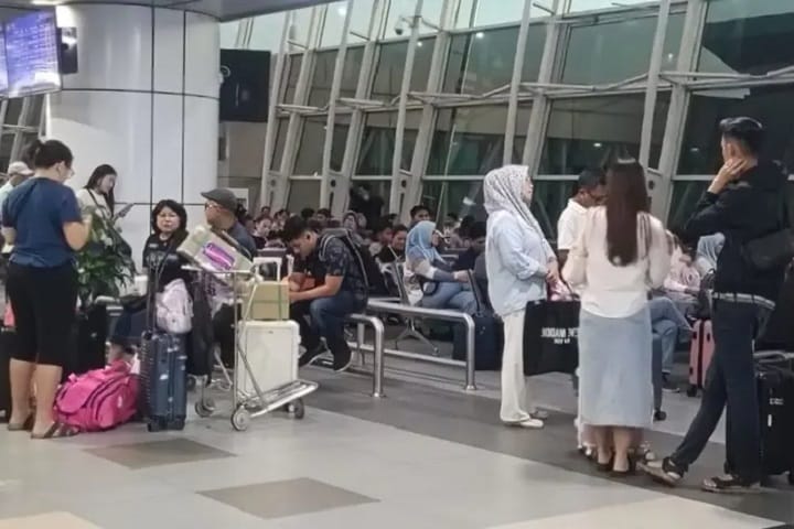 Taufan Tino ganggu jadual penerbangan di Kota Kinabalu Taufan Tino ganggu jadual penerbangan di Kota Kinabalu