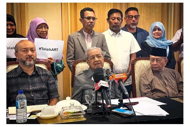 Tun Mahathir Bidas ART 2025: Malaysia Hilang Hak Menentukan Haluan Sendiri
