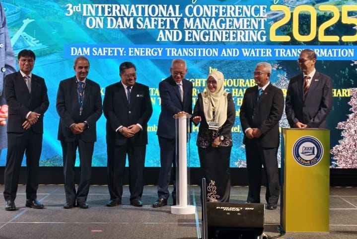 Empangan Sarawak Jadi Platform Tenaga Hijau Serantau – Abang Johari Empangan Sarawak Jadi Platform Tenaga Hijau Serantau – Abang Johari
